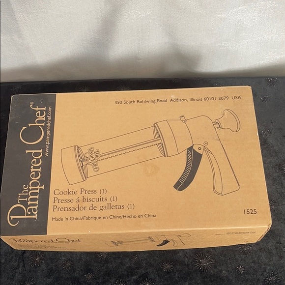 Pampered Chef Other - Pampered chef Cookie Press #1525 in box